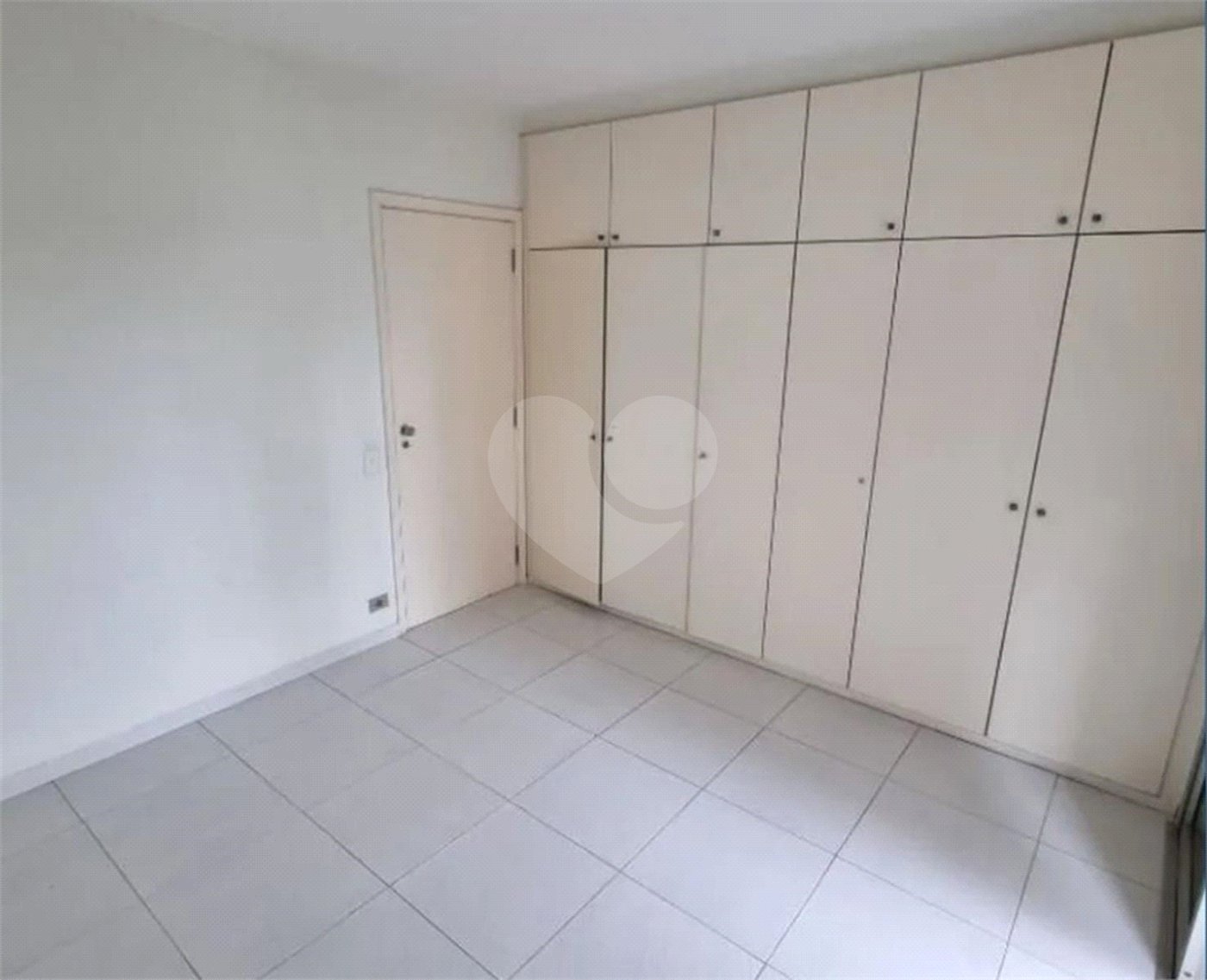 Apartamento à venda com 3 quartos em Pitangueiras, Guarujá, SP