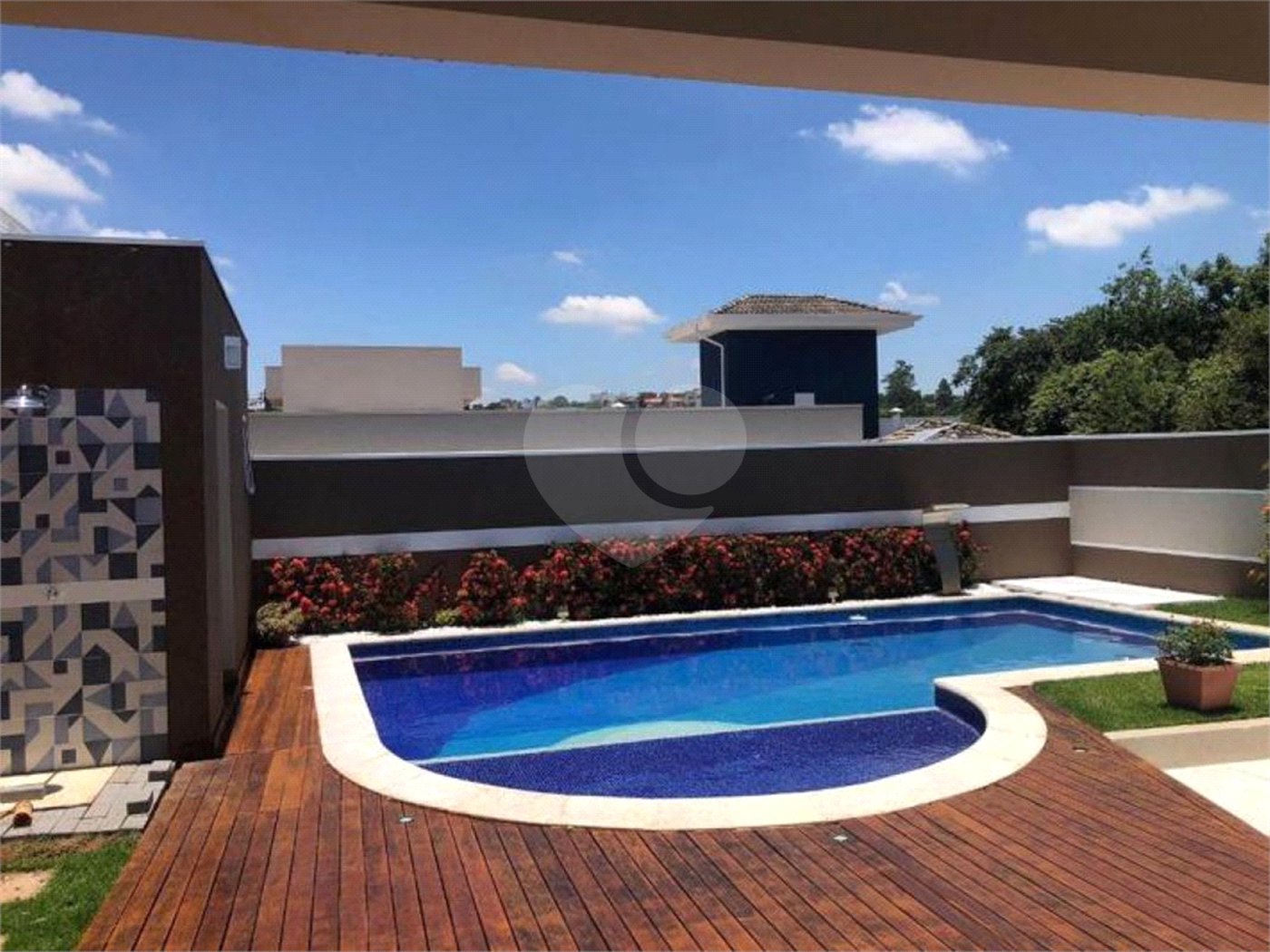 Casa à venda com 4 quartos, sendo 2 suítes, no condomínio Terras de São Francisco, Vinhedo - SP