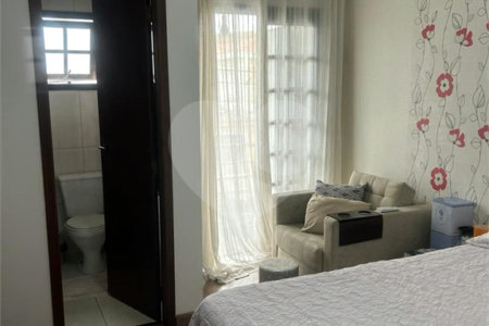 Sobrado à venda com 3 quartos, sendo 1 suíte,  em Vila Marari, São Paulo, SP