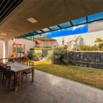 Casa à venda com 4 quartos, sendo 3 suítes,  no condomínio Vintage, Cotia - SP