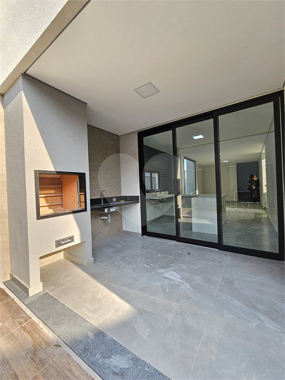 Casa à venda com 3 quartos, sendo 1 suíte, no condomínio Reserva do Vale, Caçapava - SP