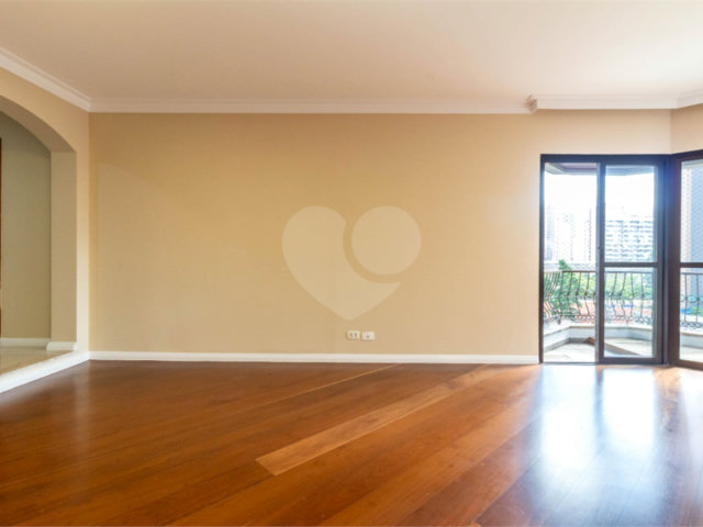 Apartamento à venda com 3 quartos, sendo 1 suíte,  em Brooklin, São Paulo, SP