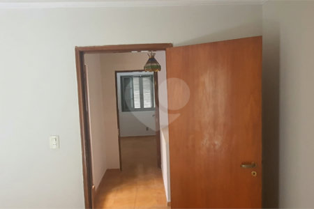 Sobrado à venda com 3 quartos em Vila Nilo, São Paulo, SP