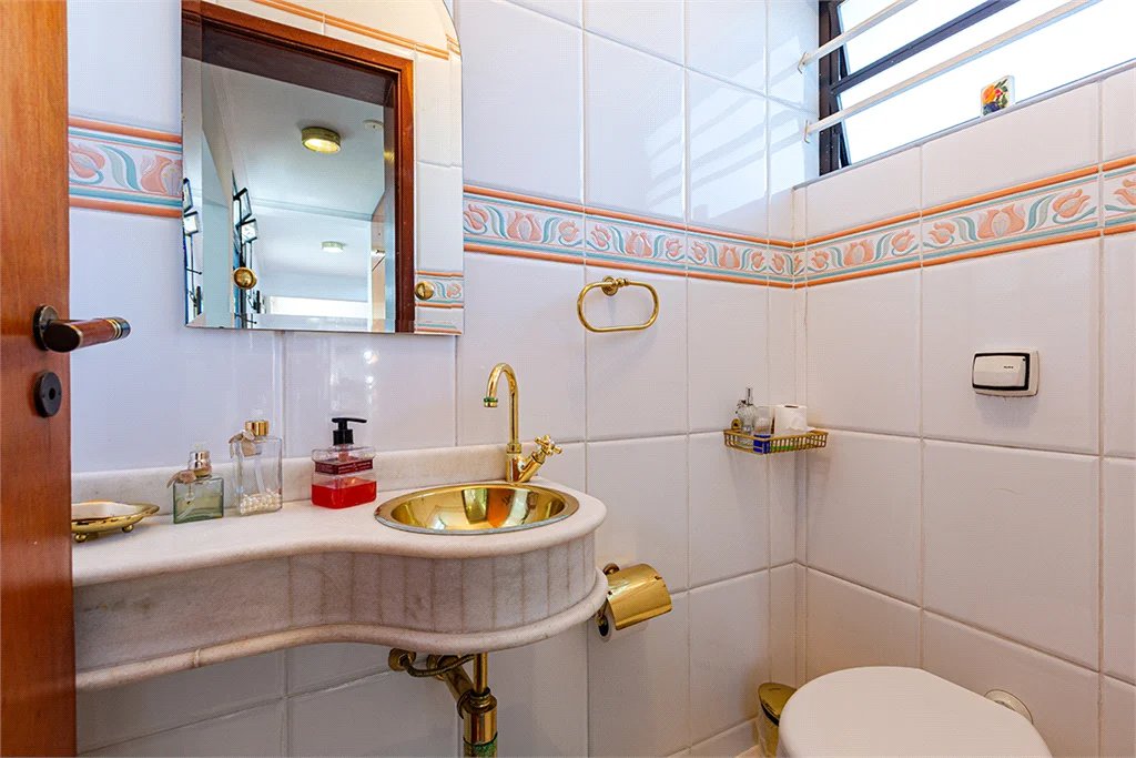 Casa à venda com 6 quartos, sendo 4 suítes, em Butantã, São Paulo, SP