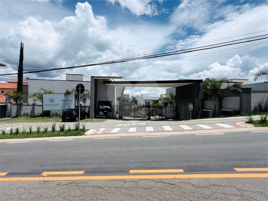 Casa à venda ou para alugar com 3 suítes em Caixa D´água, Vinhedo, SP