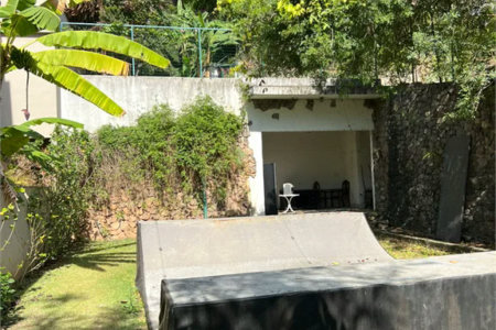 Terreno à venda no condomínio Jardim Vitória Régia, São Paulo - SP
