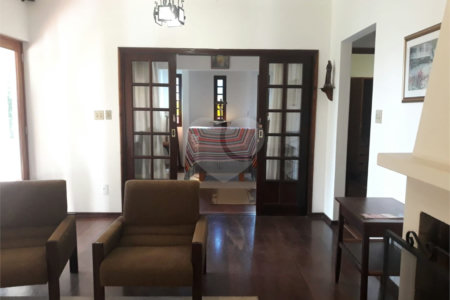 Chácara à venda com 3 quartos, sendo 2 suítes,  no Centro (canguera), São Roque, SP