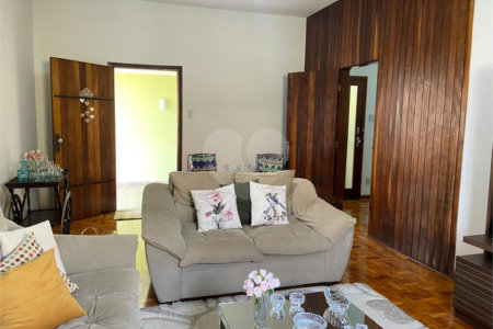 Casa à venda com 3 quartos, sendo 1 suíte, no Centro, Araraquara, SP