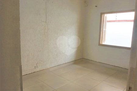 Casa à venda ou para alugar com 7 quartos, sendo 2 suítes, em Jardim Peri Peri, São Paulo, SP
