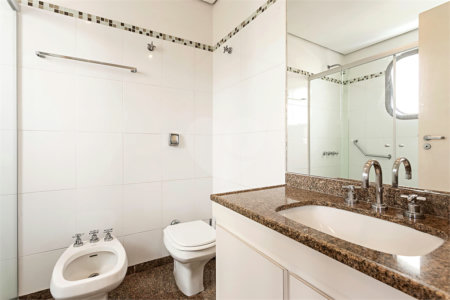 Apartamento à venda com 4 suítes em Campo Belo, São Paulo, SP