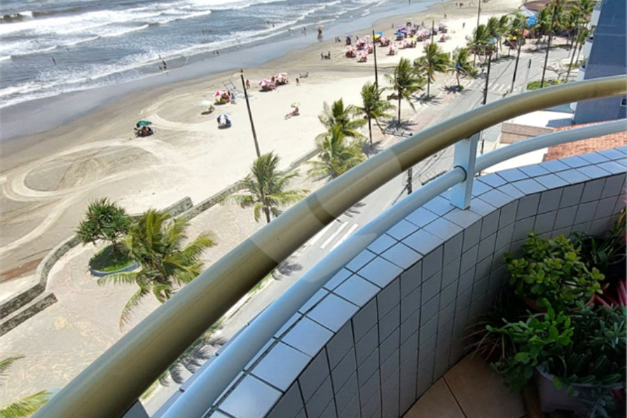 Apartamento à venda com 2 quartos, sendo 1 suíte,  em Vera Cruz, Mongaguá, SP