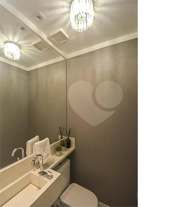 Espaço, conforto e uma localização privilegiada fazem deste apartamento mobiliado no Baeta Neves, em São Bernardo do Campo, uma excelente opção para seu novo lar. Com 118 m², três dormitórios e quatro banheiros, o imóvel oferece ambientes amplos para acomodar a família e receber amigos com comodidad