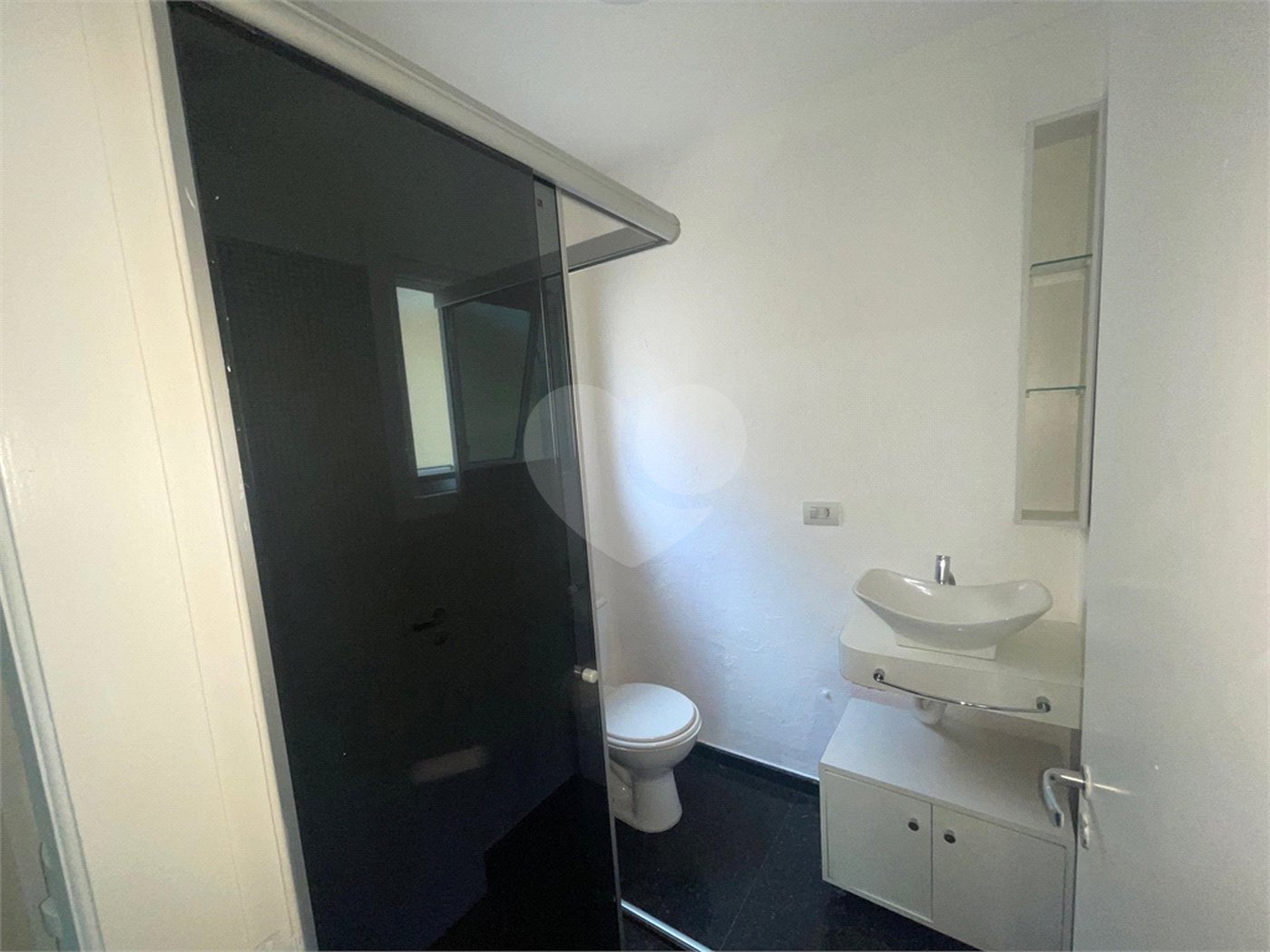 Casa à venda com 3 quartos, sendo 1 suíte,  no condomínio Vilagio Viccino, São Paulo - SP