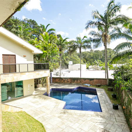 Casa com 4 quartos e ótimo espaço em local nobre no Alto da Boa Vista