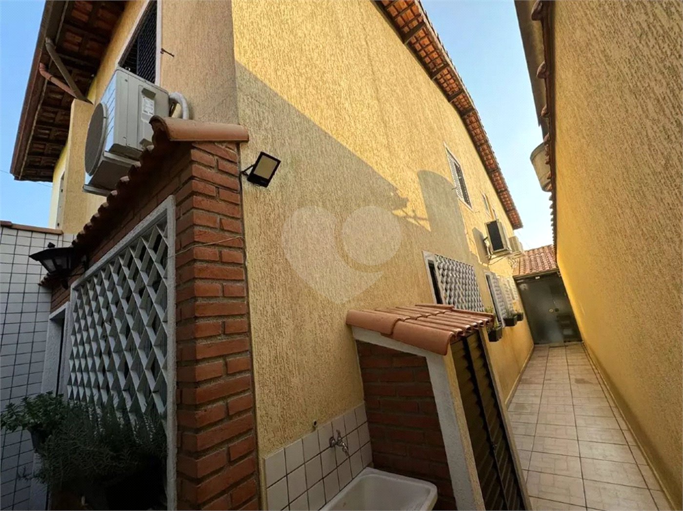 Sobrado à venda com 3 quartos, sendo 1 suíte, em Vila Califórnia, São Paulo, SP