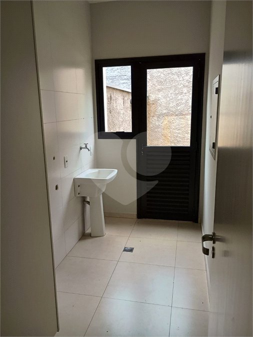 Casa à venda ou para alugar com 3 suítes no condomínio Quinta das Oliveiras, Valinhos - SP