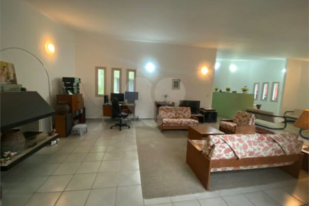 Casa térrea com 3 quartos para alugar no Jardim dos Estados, São Paulo - SP