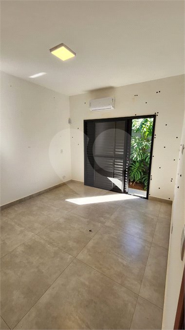 Casa para alugar com 3 quartos, sendo 1 suíte, no condomínio Chácaras Brasil, Atibaia - SP