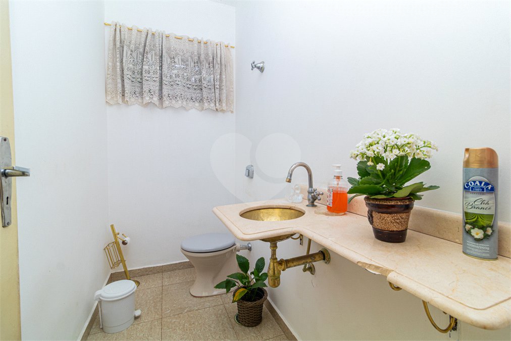 Casa à venda com 3 quartos, sendo 1 suíte, em Interlagos, São Paulo, SP