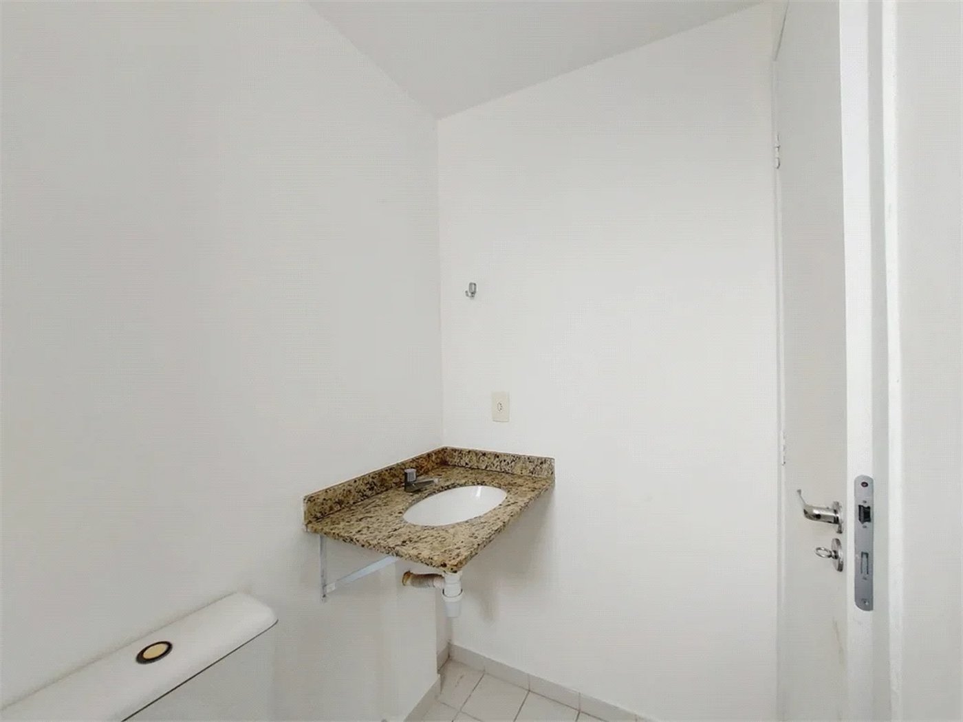 Apartamento à venda ou para alugar com 2 quartos em Vila Anastácio, São Paulo, SP