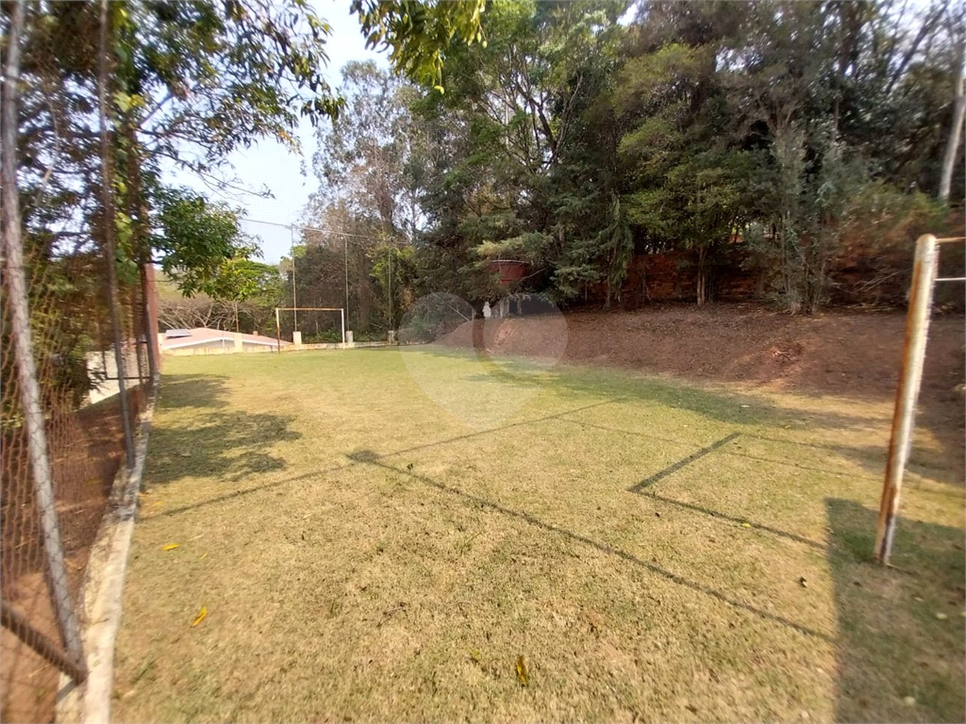 Chácara à venda ou para alugar com 3 quartos, sendo 1 suíte, em Chácaras Polozzi, Louveira, SP