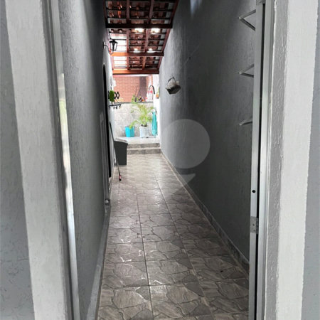 Sobrado à venda com 5 quartos, sendo 2 suítes,  em Jardim da Granja, São José dos Campos, SP