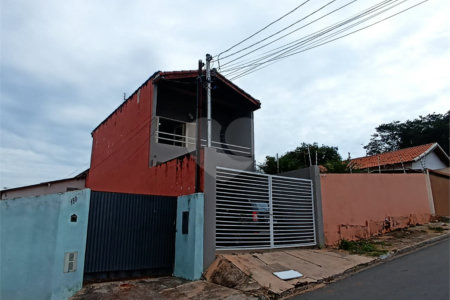 Sobrado à venda com 2 quartos, sendo 1 suíte, em Vila Barth, Itapetininga, SP