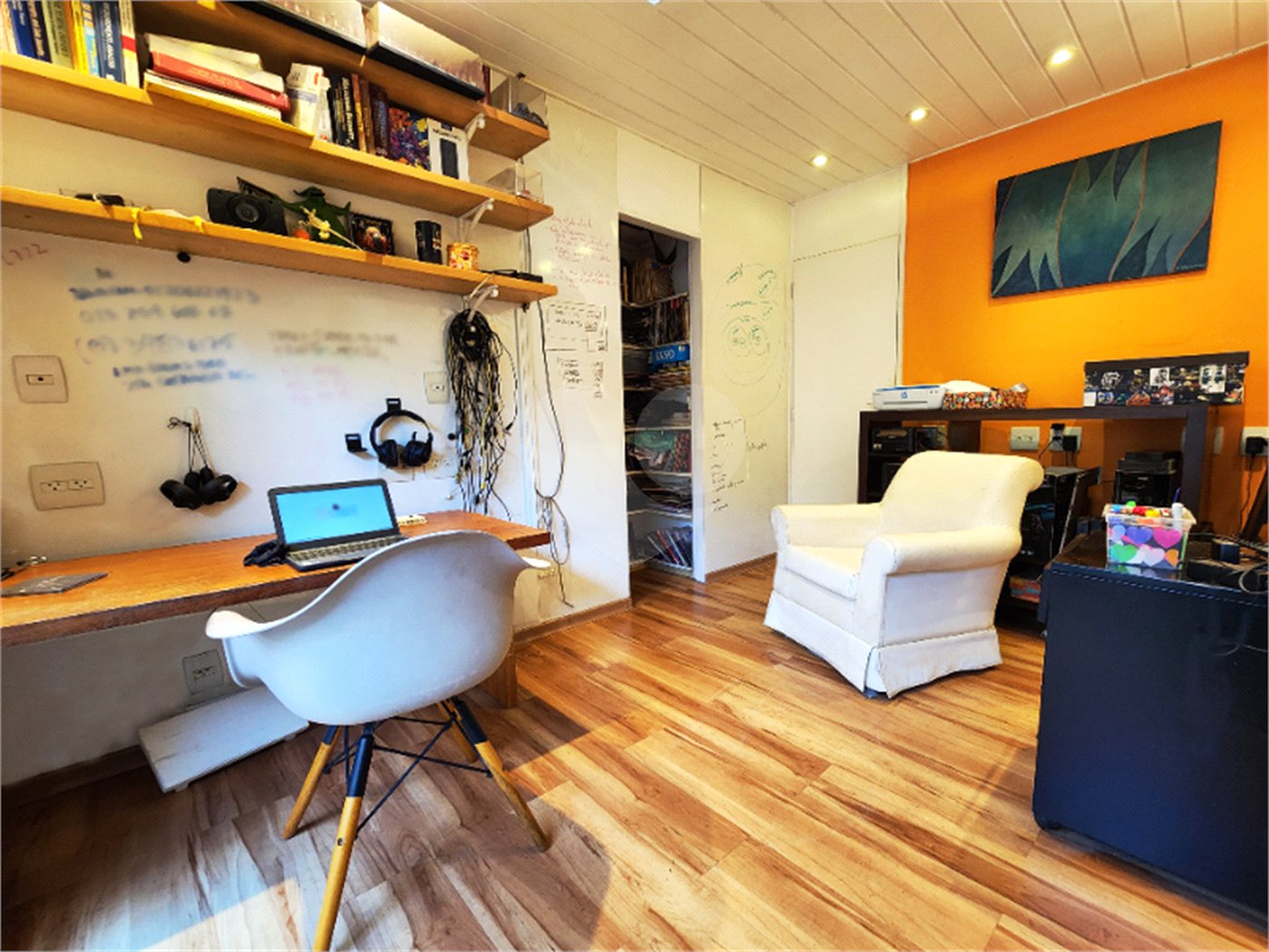 Casa à venda com 4 quartos, sendo 2 suítes,  no condomínio Vila Nova de Gaia, São Paulo - SP
