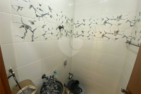 Casa à venda com 4 quartos, sendo 2 suítes,  em Jardim do Lago, Atibaia, SP
