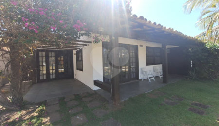 Casa em condomínio para alugar com 3 quartos, sendo 2 suítes, em Praia Rasa, Armação dos Búzios, RJ