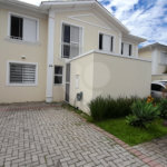Casa à venda com 3 quartos, sendo 1 suíte, no condomínio Residencial Jardins, São Bernardo do Campo - SP