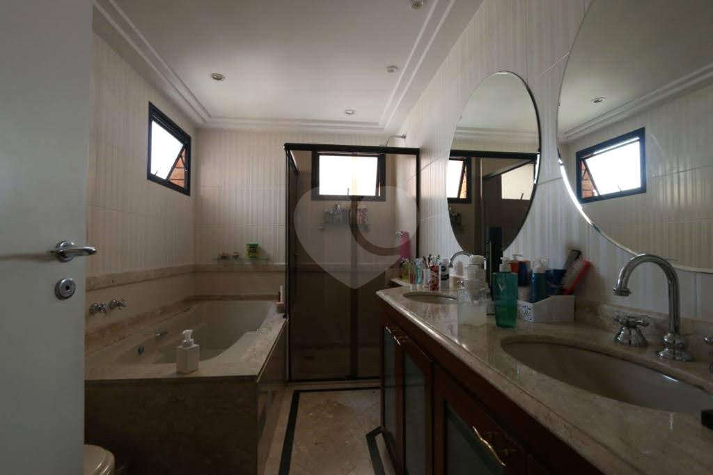 Apartamento à venda com 4 quartos, sendo 2 suítes,  em Vila Uberabinha, São Paulo, SP