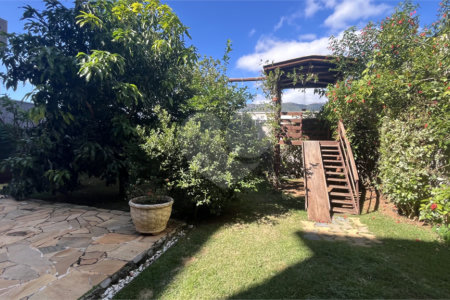 Sobrado à venda com 3 suítes em Jardim Maristela, Atibaia, SP