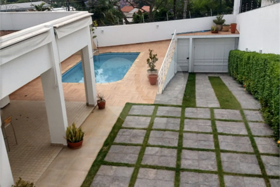 Sobrado à venda com 4 suítes em Tremembé, São Paulo, SP