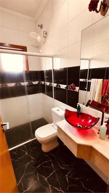 Sobrado à venda com 3 quartos, sendo 1 suíte, em Chácara Recanto Verde, Cotia, SP