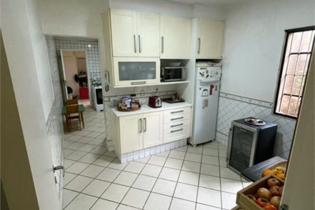 Casa à venda com 4 quartos, sendo 1 suíte,  em Vila Morumbi, São Paulo, SP