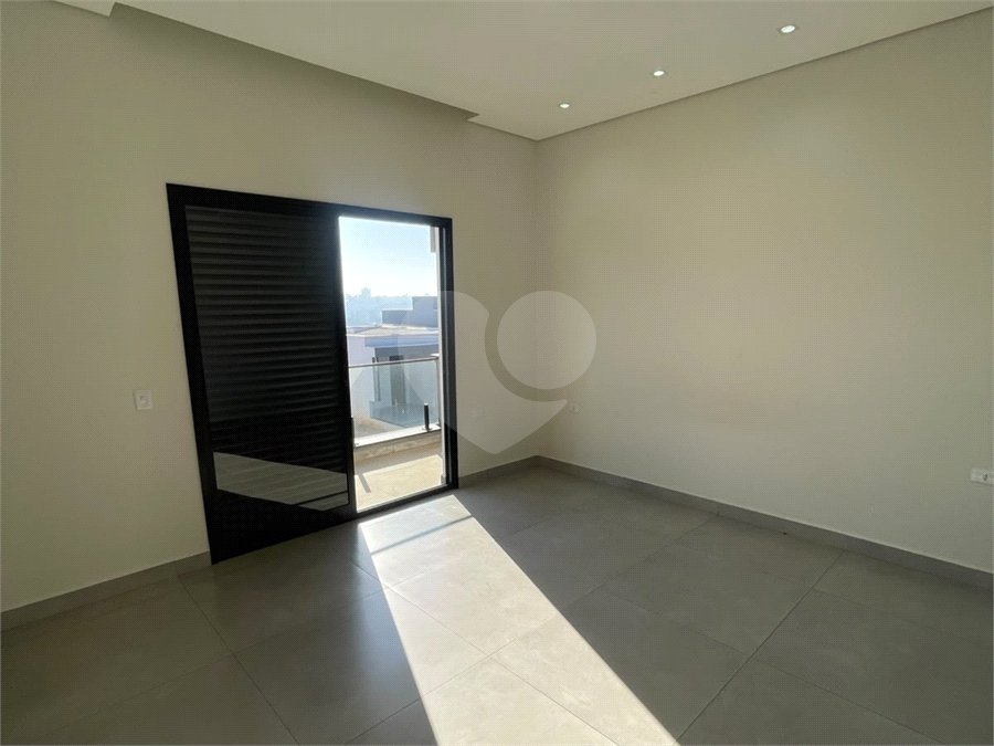 Casa à venda com 3 quartos, sendo 1 suíte, no condomínio Helena Maria, Sorocaba - SP