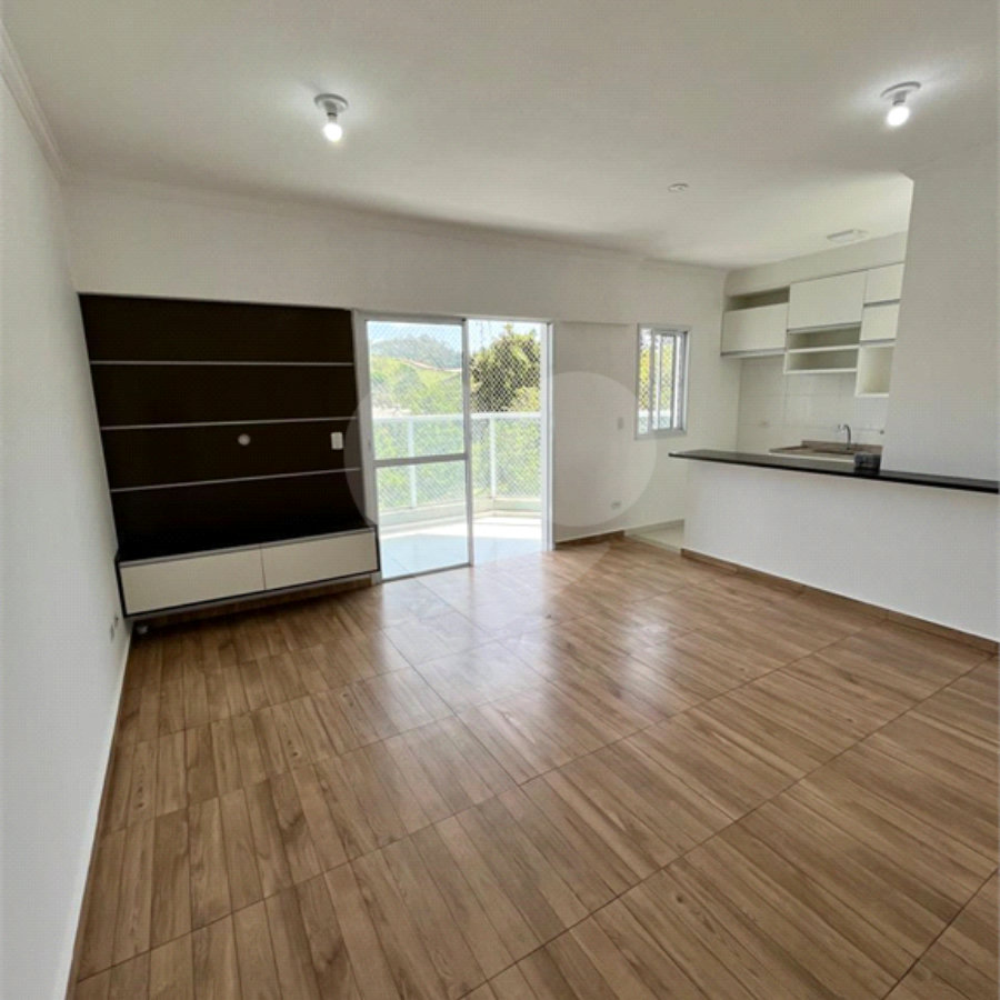 Apartamento à venda com 3 quartos, sendo 1 suíte, em Jardim Villaça, São Roque, SP