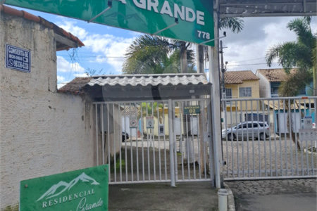 Casa à venda com 2 quartos, sendo 1 suíte,  no condomínio Campina Grande, Rio de Janeiro - RJ