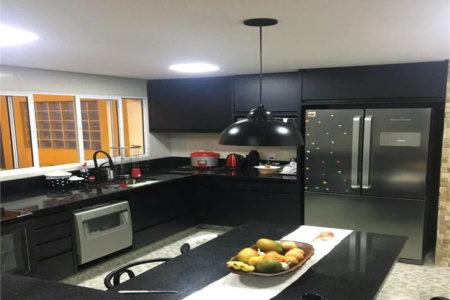 Casa à venda com 4 quartos, sendo 2 suítes, em Jardim Samara, São Paulo, SP