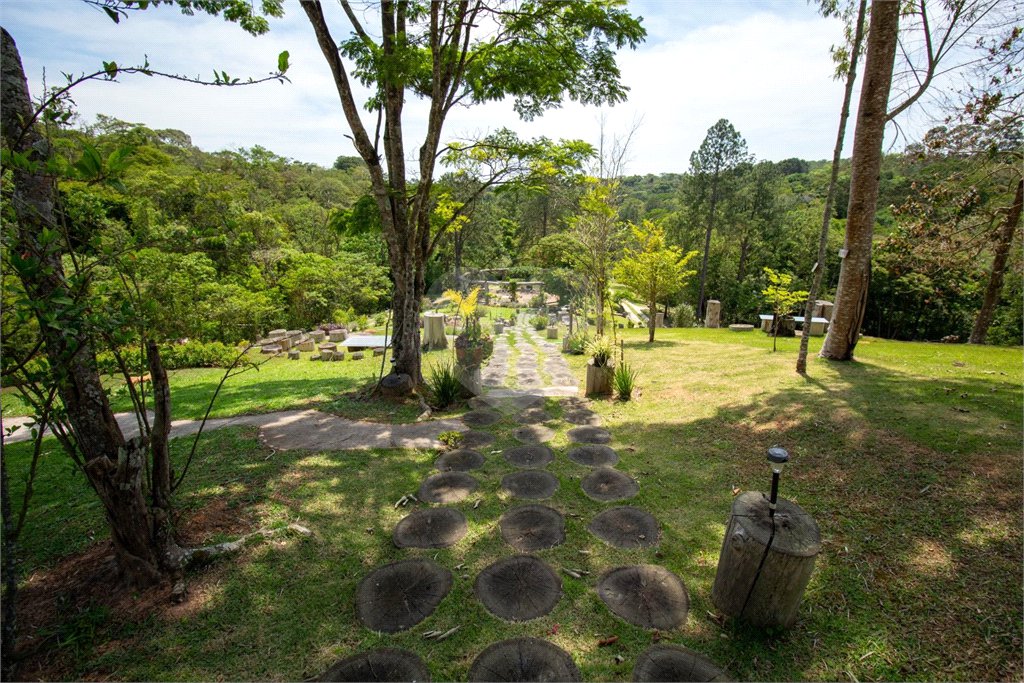 Sítio à venda com 7 quartos, sendo 6 suítes, em Jardim Santa Vitória (canguera), São Roque, SP