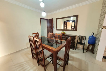 Sobrado à venda com 3 quartos, sendo 1 suíte, em Campo Grande, São Paulo, SP