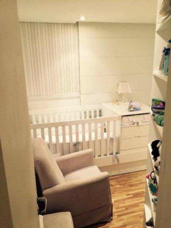 Apartamento à venda com 2 suítes em Real Parque, São Paulo, SP