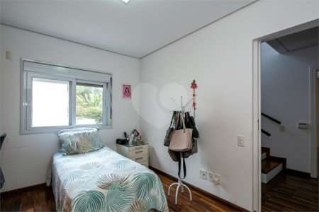 Casa à venda com 5 quartos, sendo 4 suítes, no condomínio Villa de Monterey, São Paulo - SP