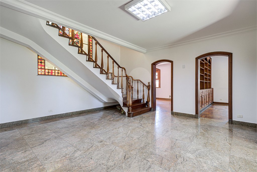 Casa à venda com 5 quartos, sendo 3 suítes, em Alto da Boa Vista, São Paulo, SP