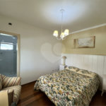 Casa à venda com 5 quartos, sendo 3 suítes,  no condomínio Village Saint Charbel, Araçoiaba da Serra - SP