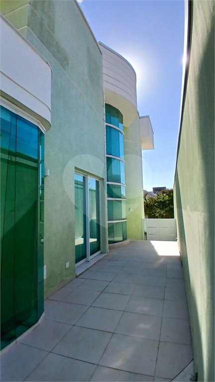 Casa à venda com 3 suítes no condomínio Figueira Garden, Atibaia - SP