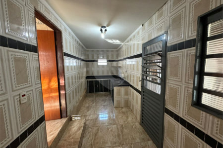 Casa á venda, com 2 Dormitórios e Edícula, em São Carlos-SP.
