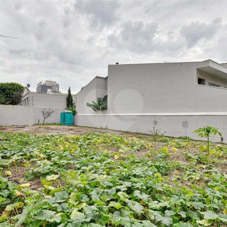 Sobrado à venda com 3 quartos, sendo 1 suíte, em Alto da Boa Vista, São Paulo, SP