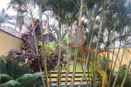 Sobrado à venda com 4 quartos, sendo 1 suíte,  em Vila Suissa, Mogi das Cruzes, SP